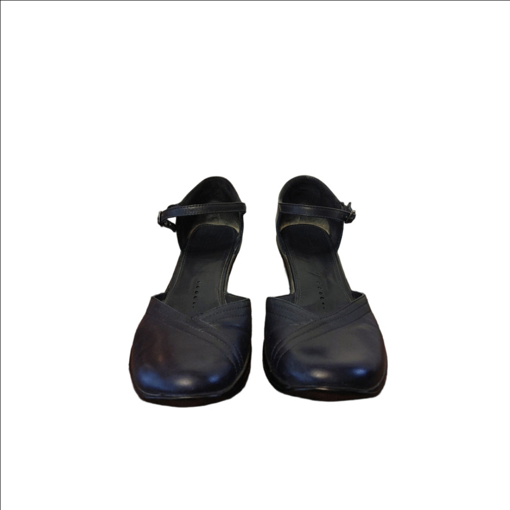Michelle D Sandals Size 9.5 W